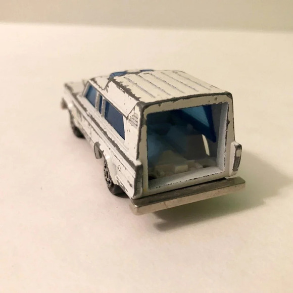 Vintage Majorette Ambulance No 269 Made in France Diecast  Missing Doors - Picture 7 of 12
